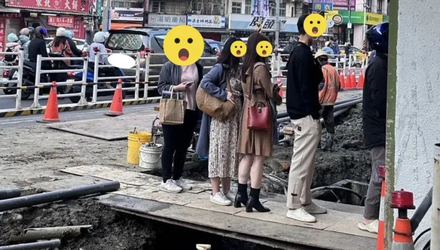 這麼好喝？「工地壕溝」鋼板橋排隊買手搖飲　網嘆：另類工安危機