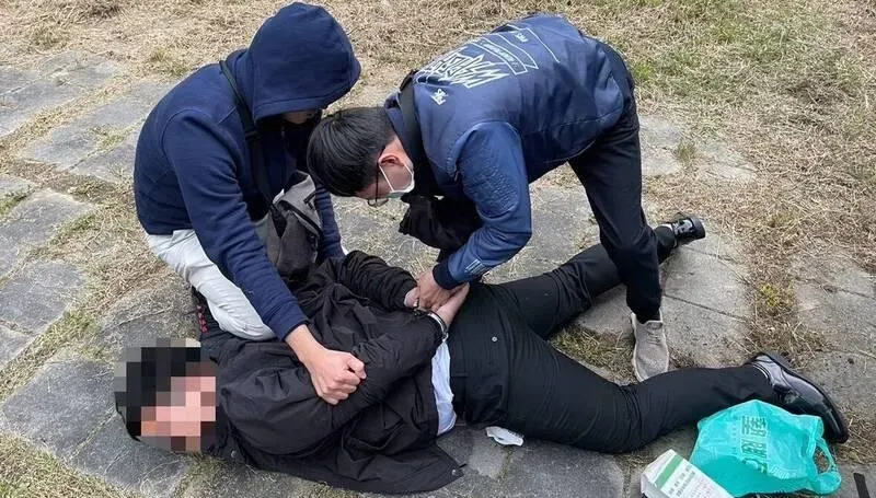 假投資真詐騙！基隆男上臉書「買股夢碎」　痛失400萬 報警逮車手