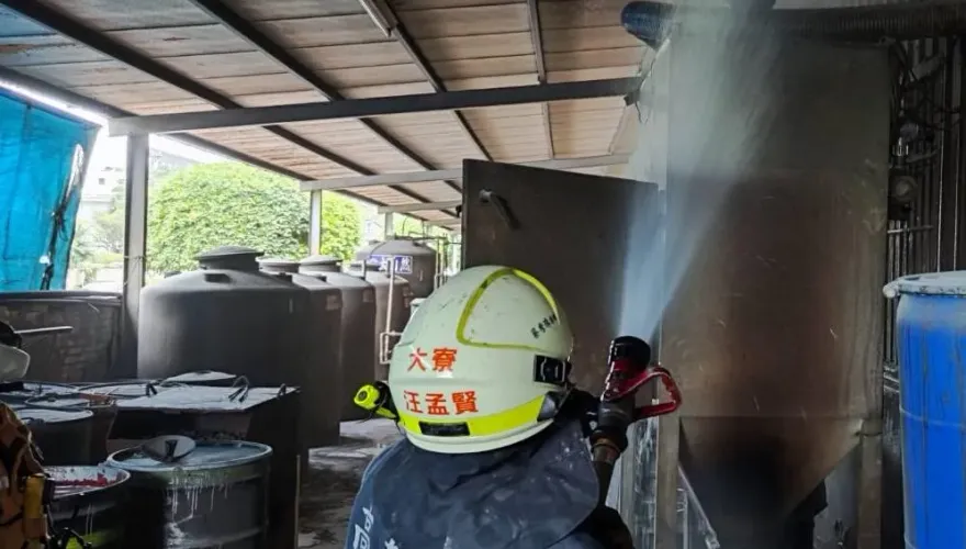 快訊/高雄大發工業區爆火警！疑金屬粉過熱燒起來　火勢一度無法撲滅