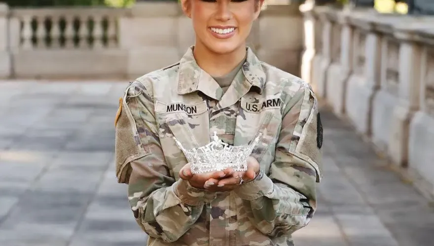 最美女軍官！美軍女中士失去聽力仍活出自信　參加選美獲華盛頓小姐殊榮