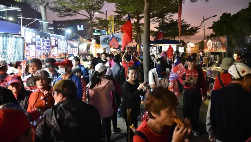 綠凱道造勢破10萬卻「一堆長輩吃便當」？陳揮文舉例韓國瑜驚呼：很奇怪