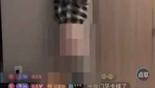 抖音正妹直播倒立！「雪白雙球滑出」衣服不敵地心引力　粉絲錄影畫面流出