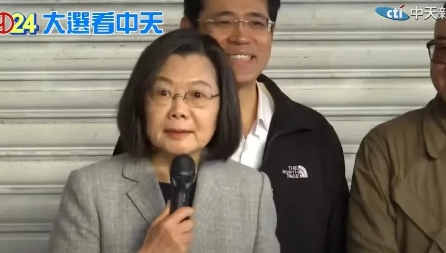 影/蔡英文偕蕭美琴現身投票！籲踴躍投票決定國家未來