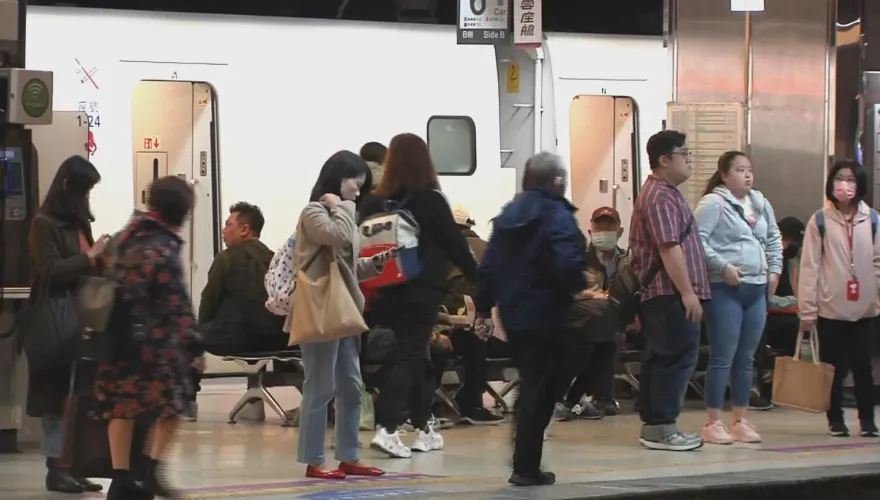 投票動起來！桃機、小三通「滿班」台商趕回台　雙鐵賣逾76萬張票
