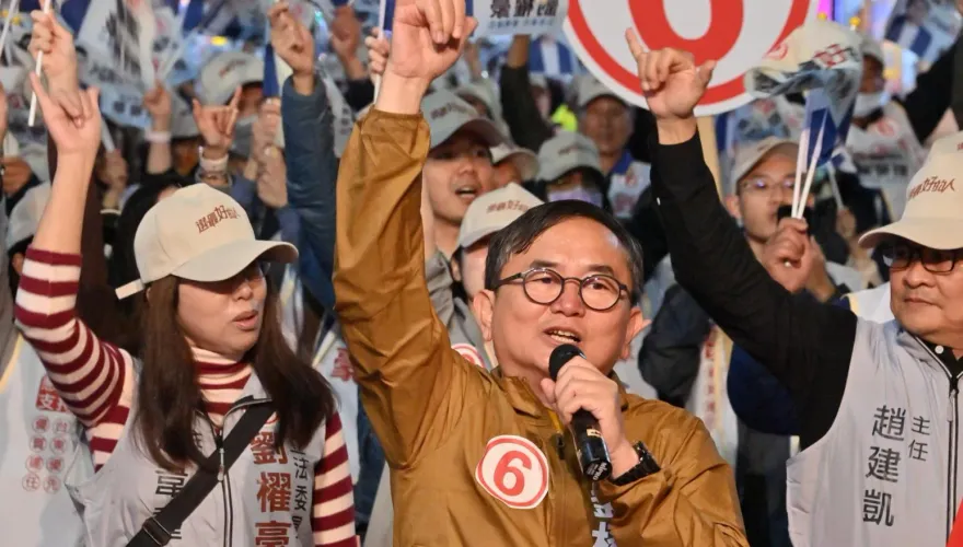 綠分裂台東立委變天！民進黨支持者灌爆劉櫂豪臉書怒轟：背骨仔