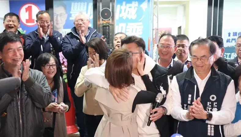 江啟臣4連霸成功！致詞不忘感謝愛妻「這舉動」閃瞎眾人
