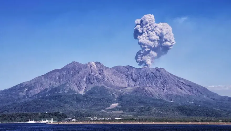 快訊/又是日本！鹿兒島半夜火山噴發　氣象廳無預警發「噴火速報」