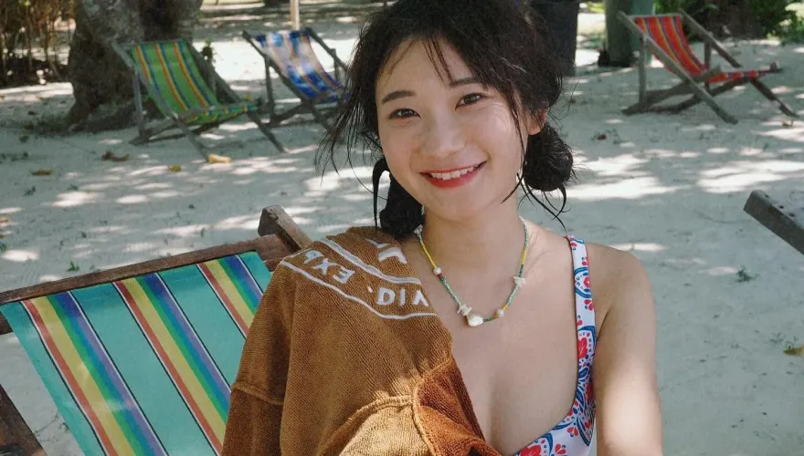 質疑「作票」掀風暴！愛莉莎莎照飛韓國玩　「不後悔」挺柯深夜PO這句話