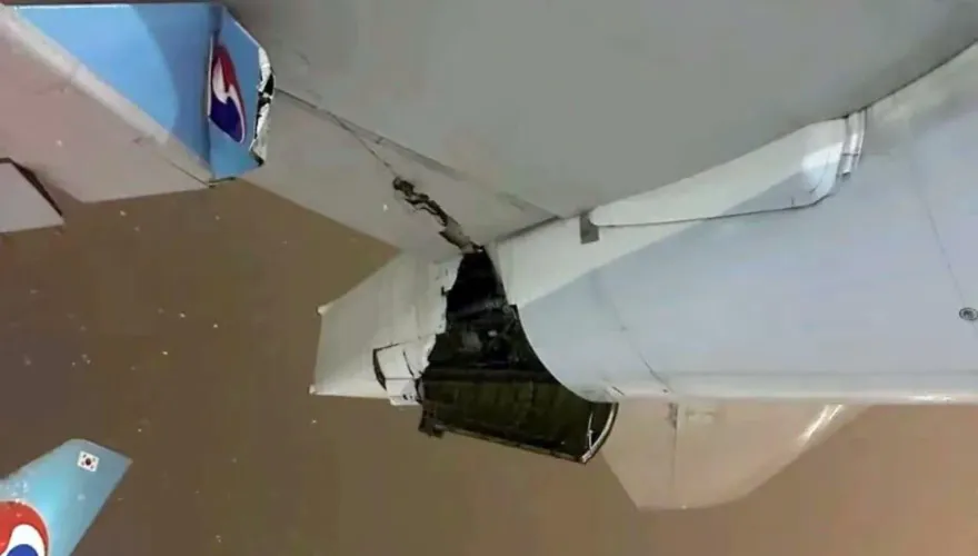 碰撞原因曝！日本新千歲機場國泰航空客機「機身破大洞」　大韓航空變「折翼」
