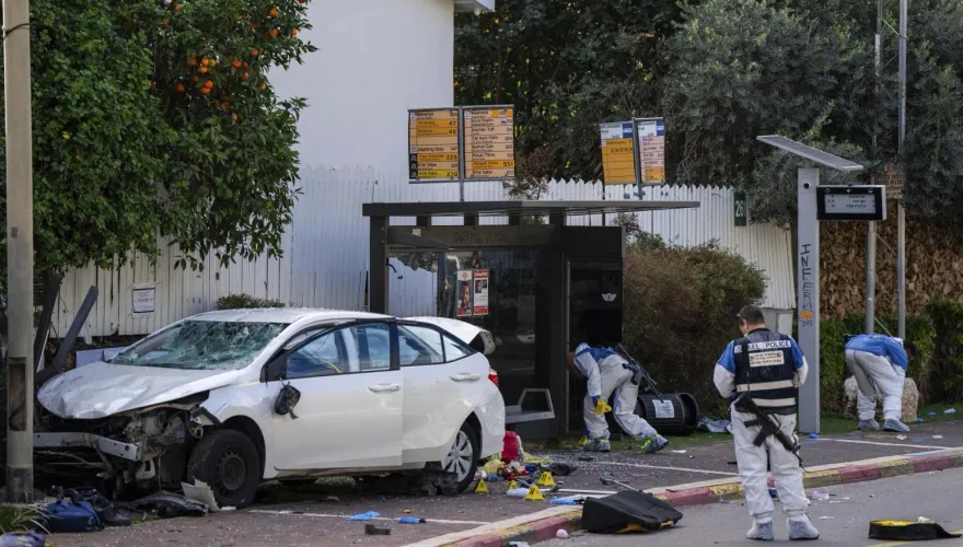 以色列中部城市汽車攻擊1死17傷　 2兇嫌為約旦河西岸巴勒斯坦人