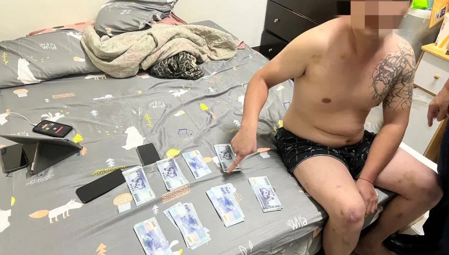 影/百斤雙煞扮警察黑吃黑！持槍恫嚇押走車手搶130萬贓款　台中警逮4嫌