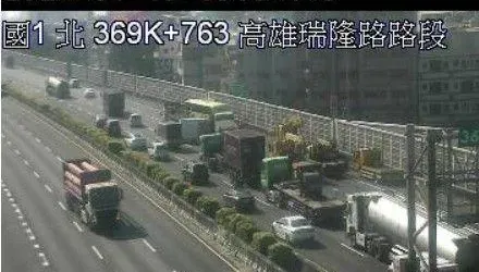 快訊/國一南下4車追撞！「都是大車」釀連環車禍　現場出現回堵