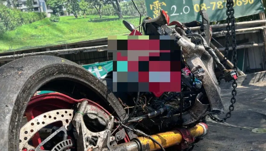 影/屏東死亡車禍！潮州台1線聯結車左轉撞重機　25歲騎士噴飛慘死