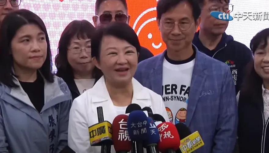 影/政壇天后霸氣表態！盧秀燕高喊「支持韓江配」　4字力挺江啟臣