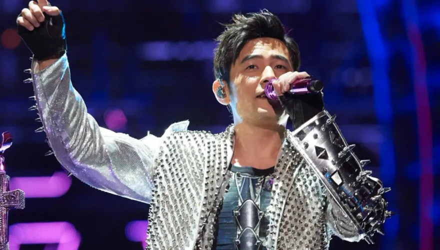 班機延誤7小時！145人「錯過周杰倫演唱會」怒了　向航司求償1.7萬