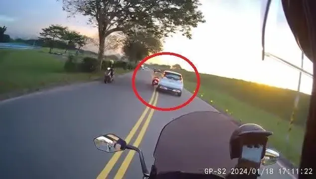 影/女三寶逆向超車擦撞休旅車！下秒直奔草原「田中站」　幸僅受輕傷