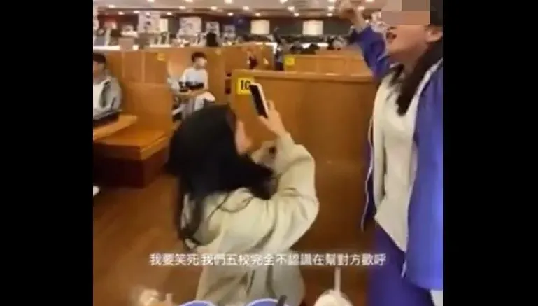 放寒假了！五校高中生穿制服「大鬧藏壽司」　網罵：一群猴子