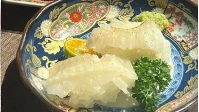 吃過超哥的海鮮丼！部落客曝「魚生是臭的」　認了怕被打：只敢發限動