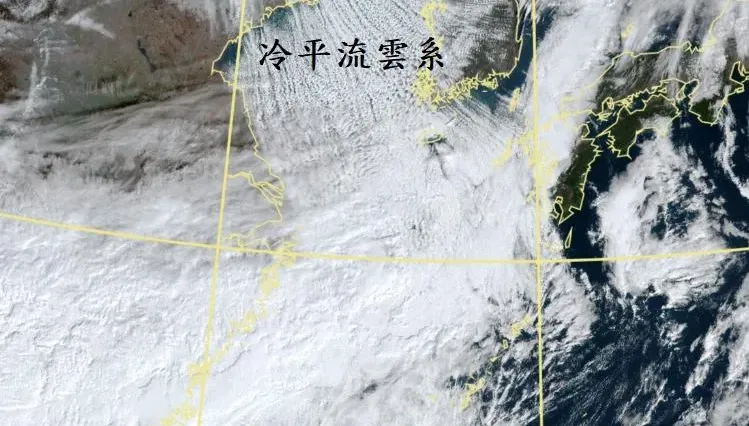 最強寒流急凍3天！　鄭明典曬「雲街圖」靠近台灣：北部開始新一波降溫