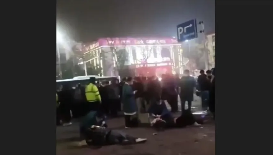 自製火箭筒放煙火爆炸！男子當場「炸斷手掌」同伴肚子被炸　3重傷送醫