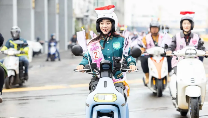高市議會6天10流會創紀錄！原因竟和黃捷有關　網狠酸：在高雄當官真爽