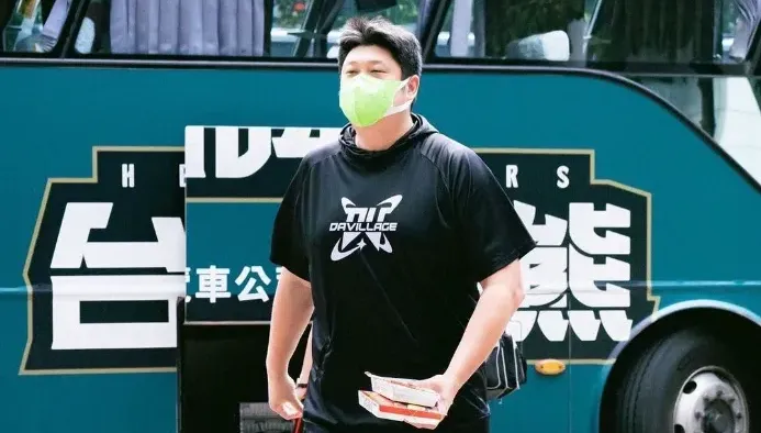 從T1吼到SBL！哈孝遠轉戰SBL台啤助教再因「咆哮裁判」　慘遭禁賽和罰款