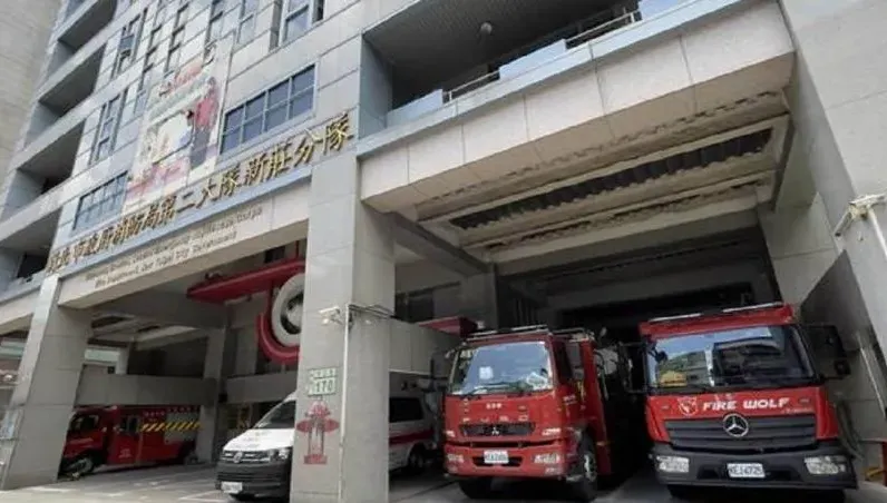 快訊/檢調突襲搜索新北消防第二大隊　疑圖利殯葬業者7人遭帶走