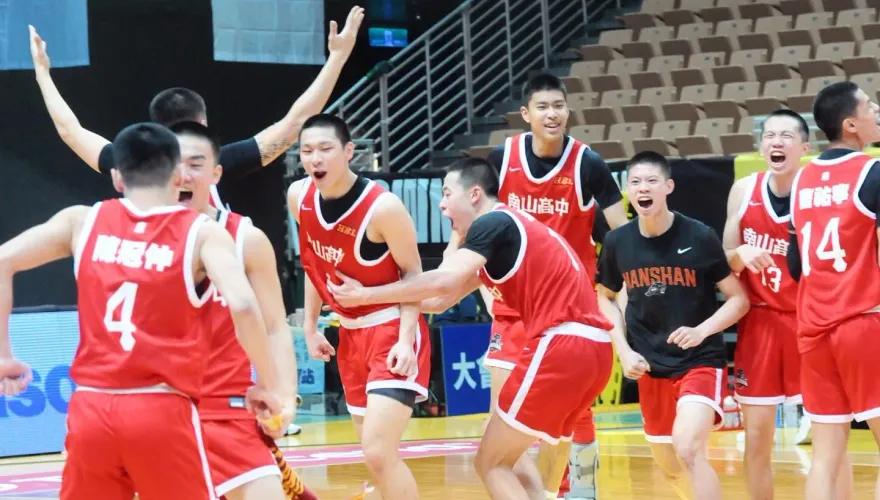 HBL光復跨季32連勝中斷！謝銘駿三罰機會軟手　南山高一菜鳥一球帶走比賽
