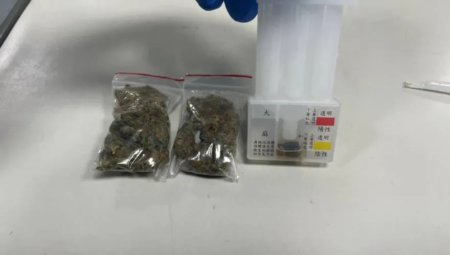 影/情侶吵架失手了！大麻掉一地　警察現場抓獲送辦