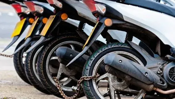 機車發不動！老闆看半小時「報價2600」　他牽另一家傻眼：只要450