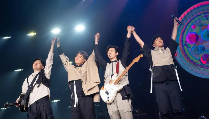 演唱會強碰Super Junior　理想混蛋雞丁唱〈Ditto〉謝粉絲「選擇我們」