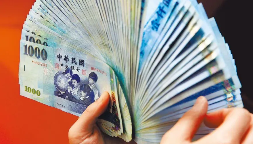 行政院大紅包來了！ 49萬人爽領3萬元　農曆年前搶先發錢