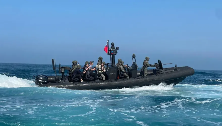 影/陸戰隊M109新式特戰突擊艇現身　記者受邀體驗45節海上衝浪