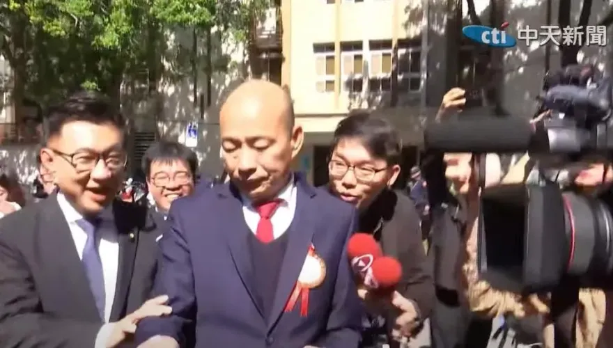 影/第二輪投票前再訪民眾黨撲空！　韓國瑜這樣說