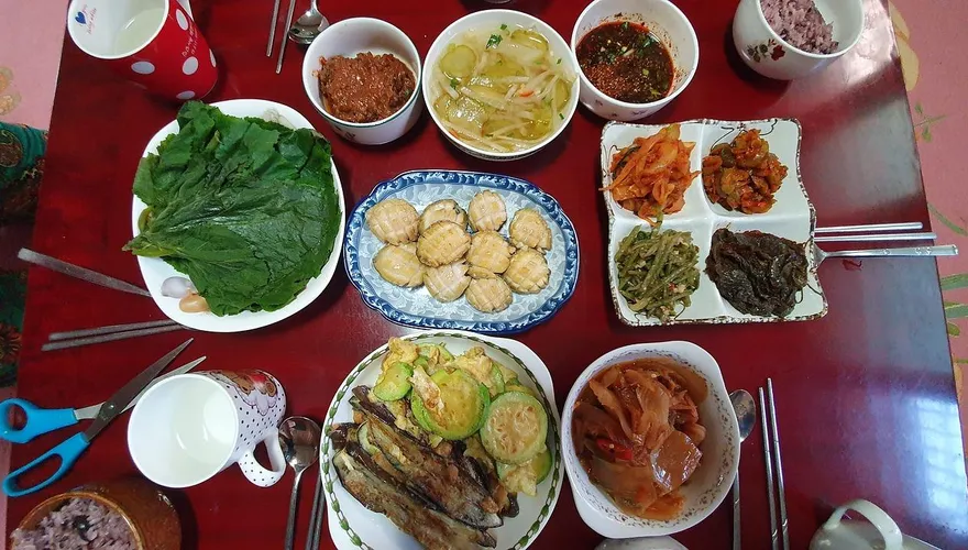 年菜放2小時就要冰！食藥署授春節「352口訣」防中毒