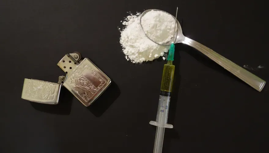 台灣毒品濫用率提升！大麻查獲量逐年增加　專家曝與「2因素」有關