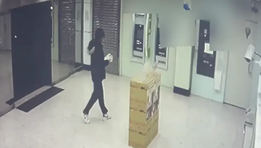 影/一時衝動？白目男手賤破壞ATM　士林警火速衝住處逮人