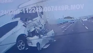 快訊/死亡8秒驚悚曝光！國1彰化段6車嚴重事故　轎車慘遭擠壓成廢鐵「瞬間變火球」