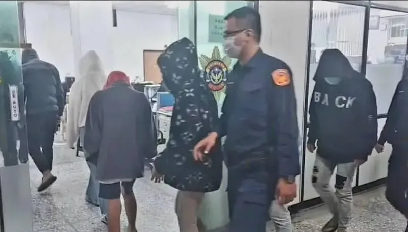 台南8+9欺凌身障女！ 拿滅火器囂張噴灑　警逮11人到案