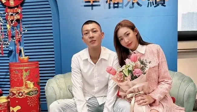 快訊/交往4年修成正果！鳳梨宣布迎娶女友歐菈