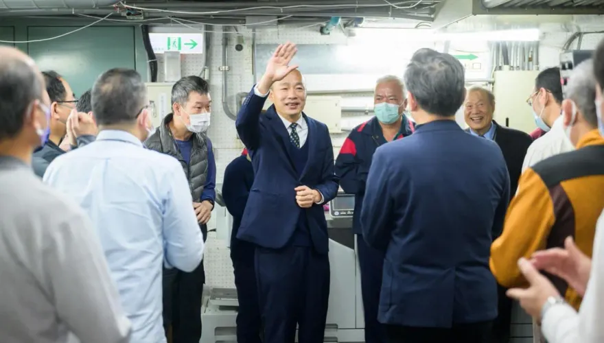 韓國瑜拜年影片驚喜合體「他」！　破萬網友嗨翻狂讚：立院雙帥