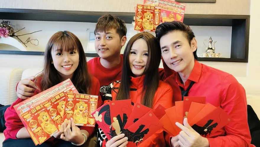 包偉銘寵妻包7位數大紅包！劉依純不想被喊「老」拒當阿嬤