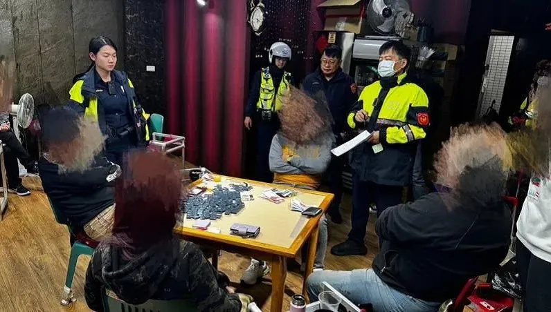 影/尾牙吃刈包，錢財滿錢包！三重45歲婦當莊家聚賭　被逮真會蓋
