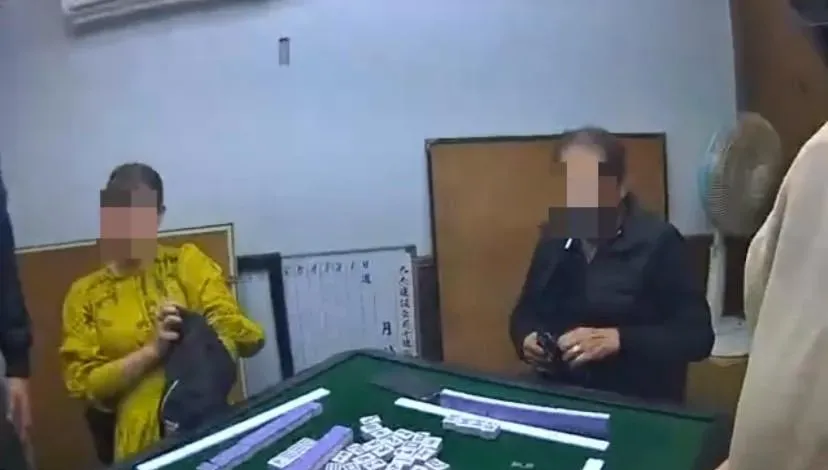 影/攻堅片！職業賭場藏商辦大樓　松山警深夜突襲逮10人