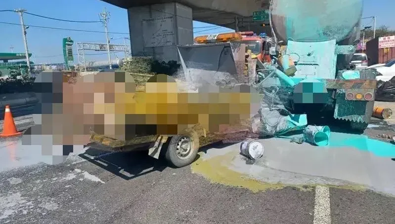 雲林麥寮「以小博大」車禍！他開小貨車疑打盹　猛撞路邊油罐車