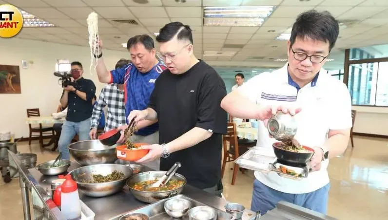 團伙私房菜2/門外漢閉門淬鍊　「中正二分局牛肉麵」一餐60元警員吃光光