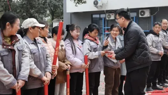 影/超大開工紅包！陸企趕訂單老闆祭獎勵　員工提前返崗上班可領「1.27萬」