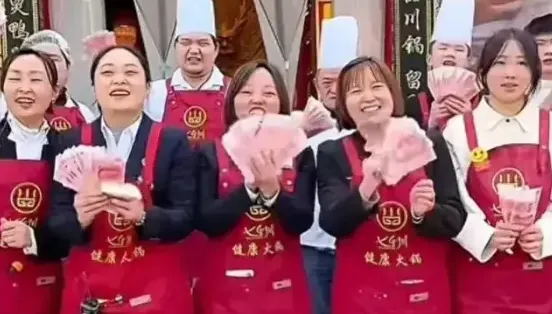 影/送幸福啦！火鍋店過年「大賺160萬」全分員工　老闆給出超暖心理由