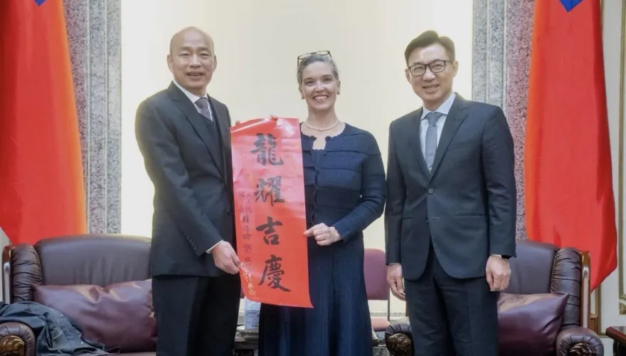 影/韓國瑜會AIT處長相見歡！曝1小時閉門會談內幕網全嗨了