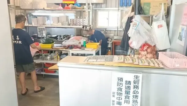 屏東東港「烤蚵仔吃到飽」釀48人疑食物中毒　業者遭勒令停業回應了